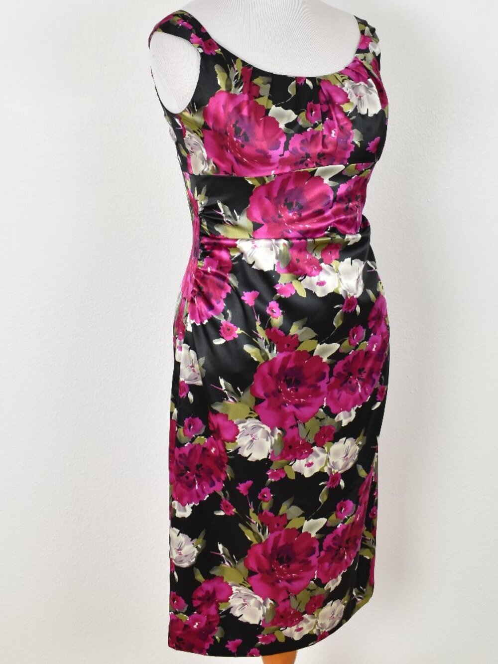 Maggy London Floral Satin Ruched Sheath Cocktail Dress - 14 - Picture 6 of 9